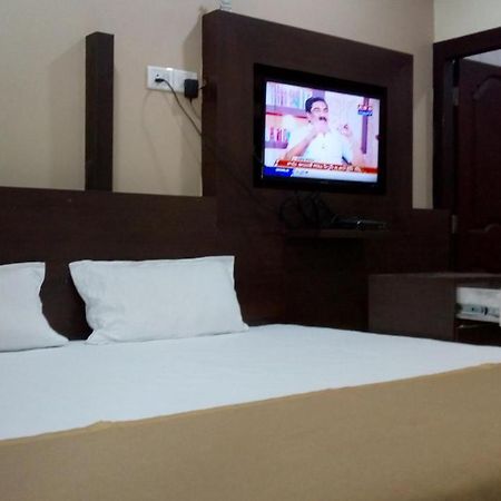 Divya Lodge Hajdarabad Zewnętrze zdjęcie