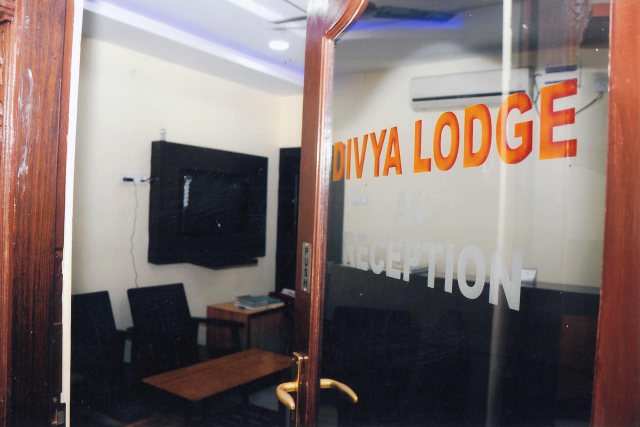 Divya Lodge Hajdarabad Zewnętrze zdjęcie