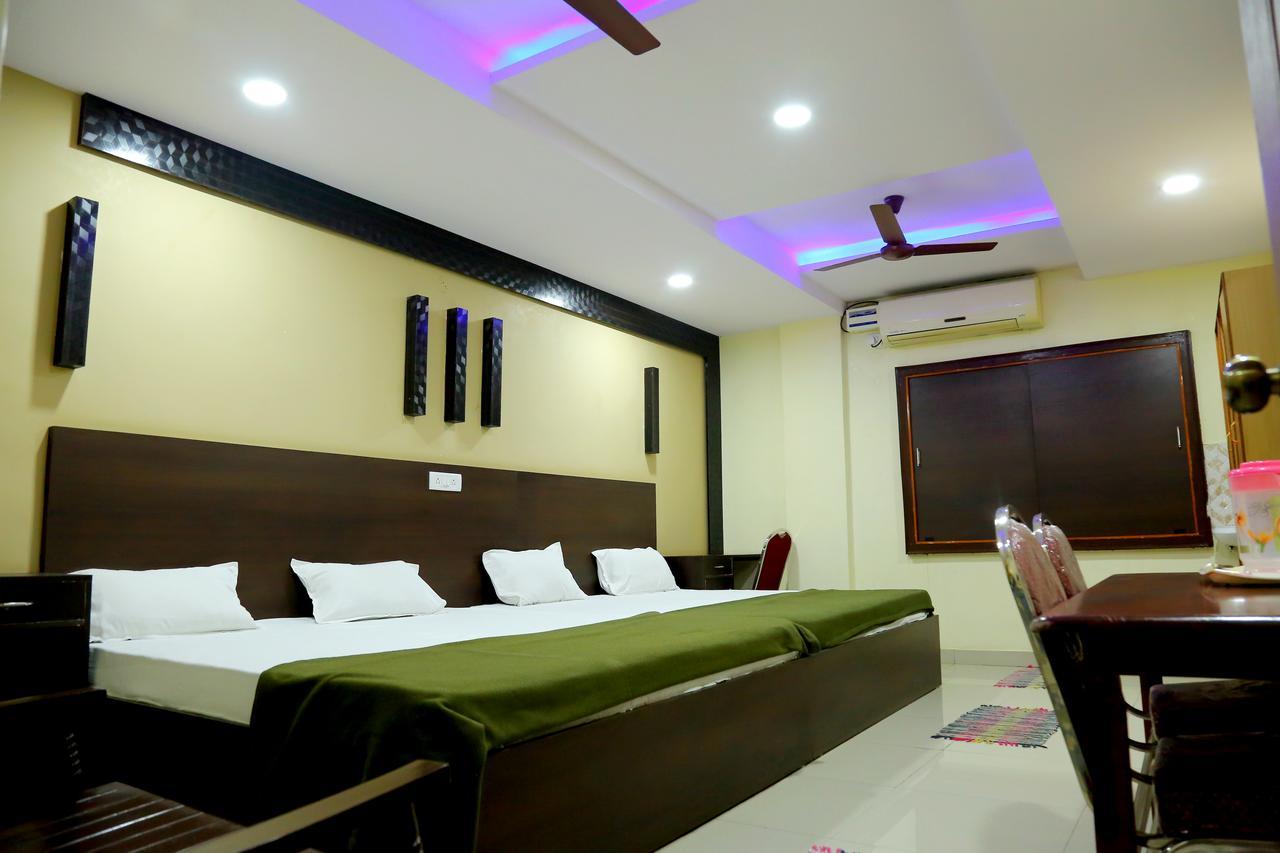 Divya Lodge Hajdarabad Zewnętrze zdjęcie