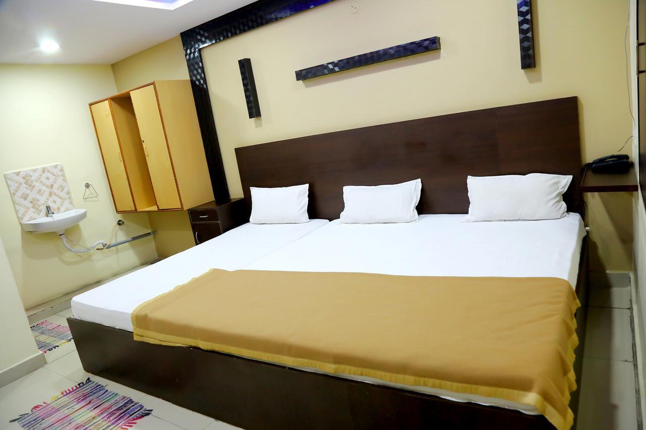 Divya Lodge Hajdarabad Zewnętrze zdjęcie