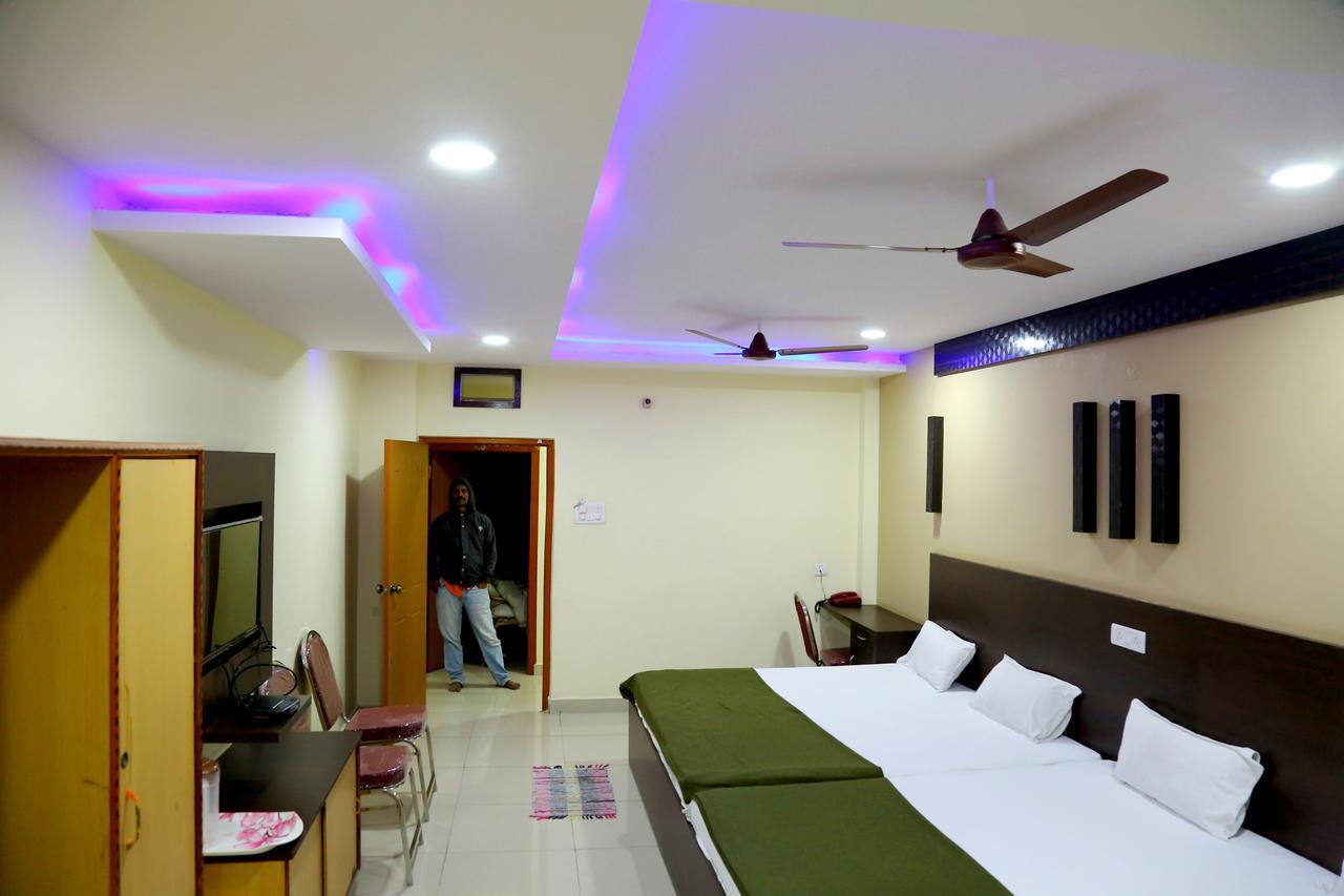 Divya Lodge Hajdarabad Zewnętrze zdjęcie