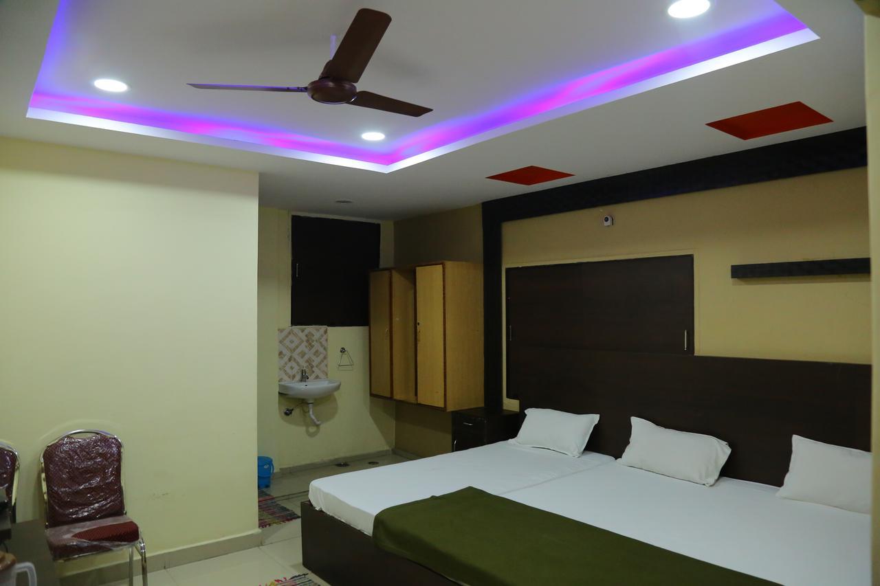 Divya Lodge Hajdarabad Zewnętrze zdjęcie