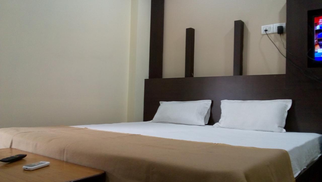 Divya Lodge Hajdarabad Zewnętrze zdjęcie